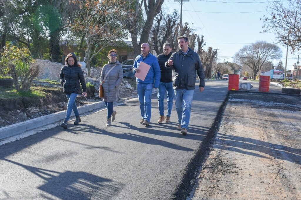 Otamendi: avanzan las obras de asfalto